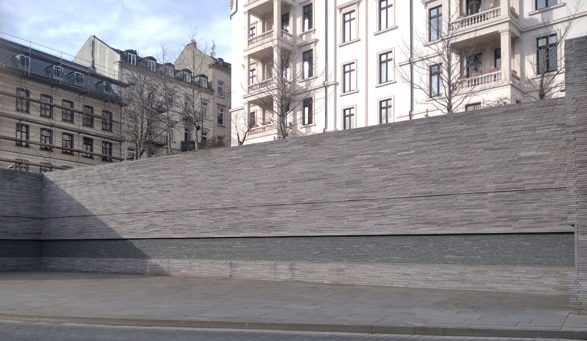 mur du souvenir à Wiesbaden