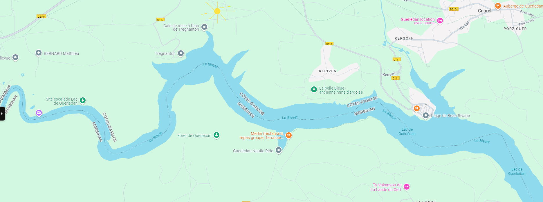 carte montrant la localisation du gîte, à dix minutes à pied au nord du lac de Guerlédan